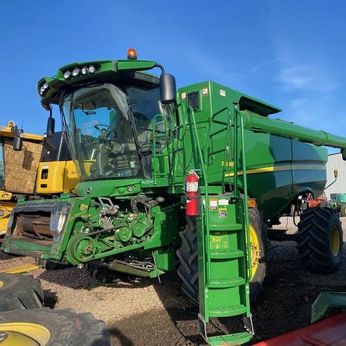 2013 Used John Deere S680 Combine parts.