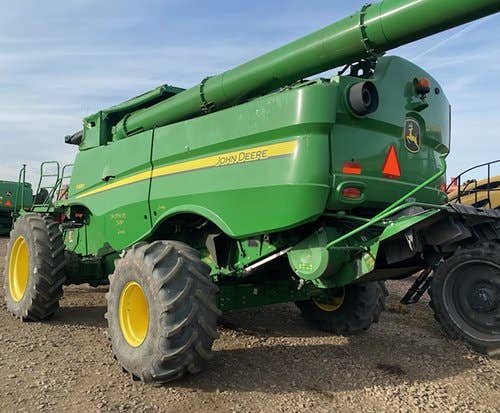 2017 Used John Deere S680 Combine parts.