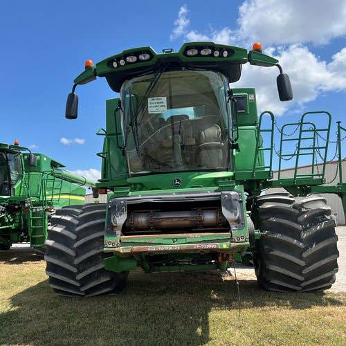 2015 Used John Deere S680 Combine parts.