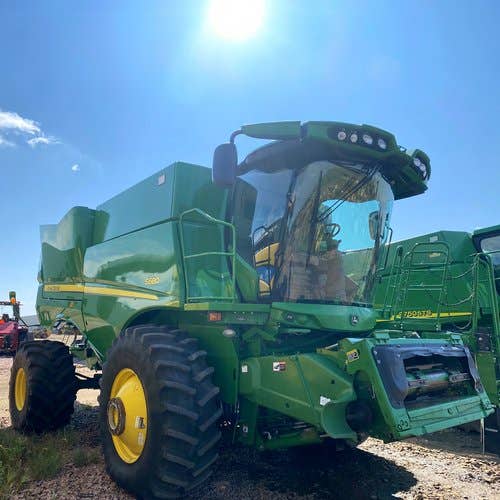 2015 Used John Deere S680 Combine parts.