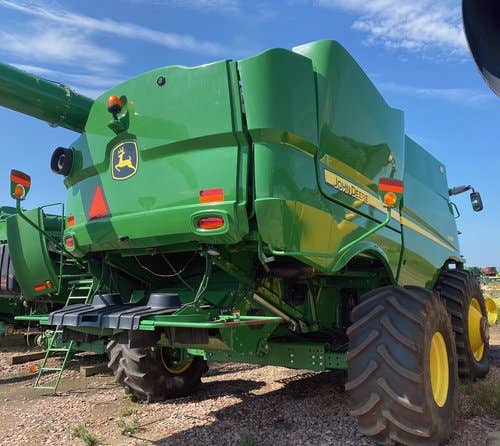 2015 Used John Deere S680 Combine parts.