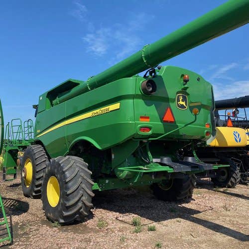2015 Used John Deere S680 Combine parts.