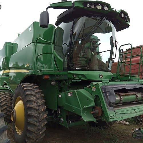 2015 Used John Deere S680 Combine parts.