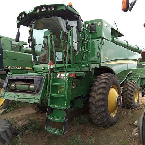 2015 Used John Deere S680 Combine parts.
