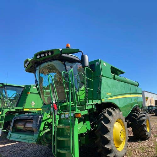 2013 Used John Deere S690 Combine parts.