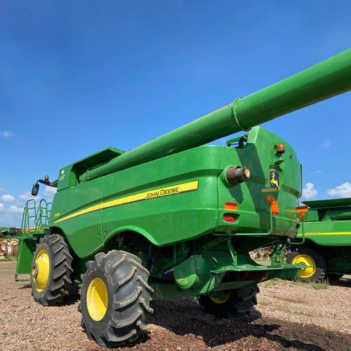 2012 Used John Deere S690 Combine parts.