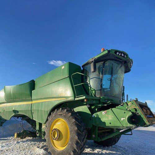 2013 Used John Deere S690 Combine parts.