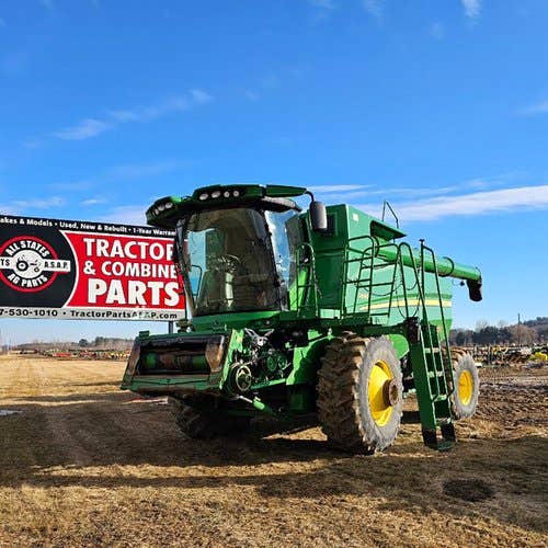 2013 Used John Deere S690 Combine parts.
