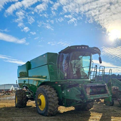 2013 Used John Deere S690 Combine parts.