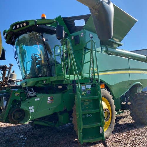 2012 Used John Deere S690 Combine parts.