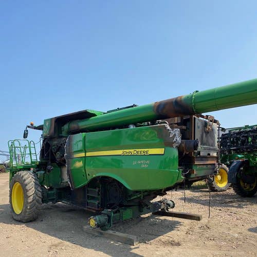 Used John Deere S690 Combine parts.