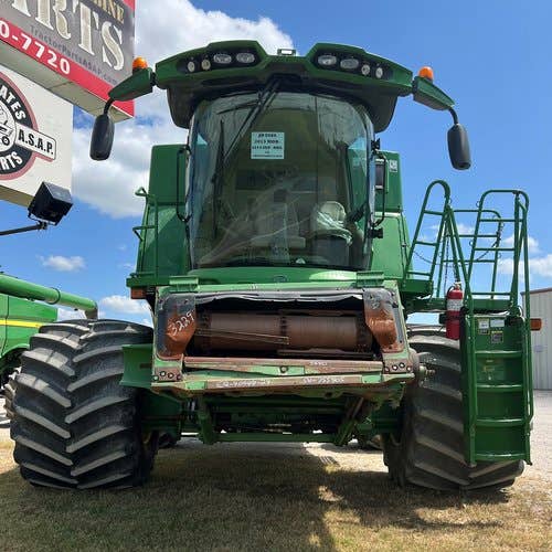 2013 Used John Deere S690 Combine parts.