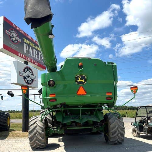 2013 Used John Deere S690 Combine parts.