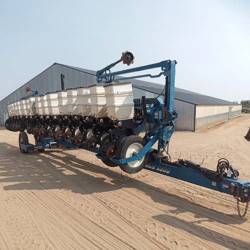 2009 Used Kinze 3660 Planter parts.