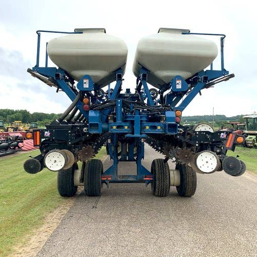 2009 Used Kinze 3700 Planter parts.