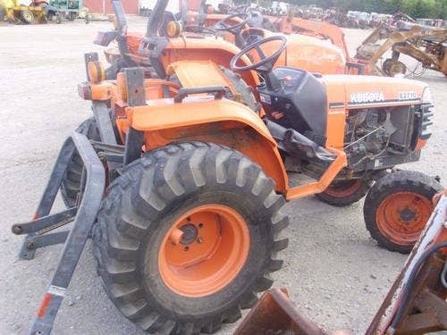 Used Kubota B2710 Tractor parts.