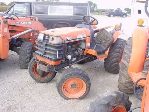 Used Kubota B2710 Tractor parts.