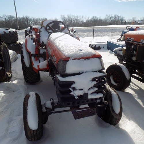 Used Kubota b2710 Tractor parts.