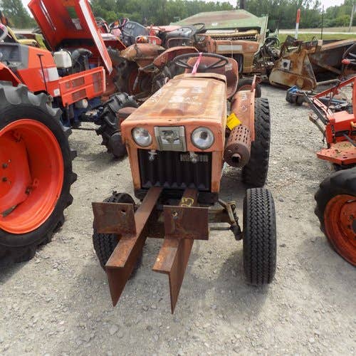 Used Kubota b6100 Tractor parts.