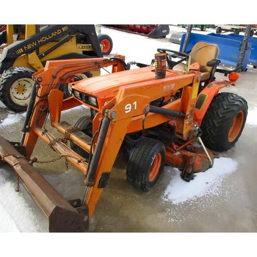 Used Kubota B6200 Tractor parts.