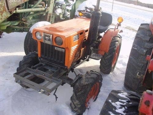 Used Kubota B7100 Tractor parts.