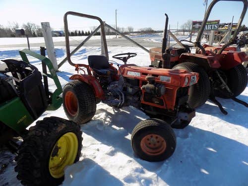 Used Kubota b7100 Tractor parts.