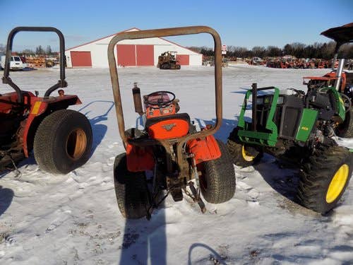 Used Kubota b7100 Tractor parts.