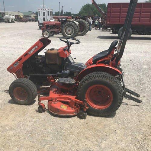 Used Kubota B7100 Tractor parts.
