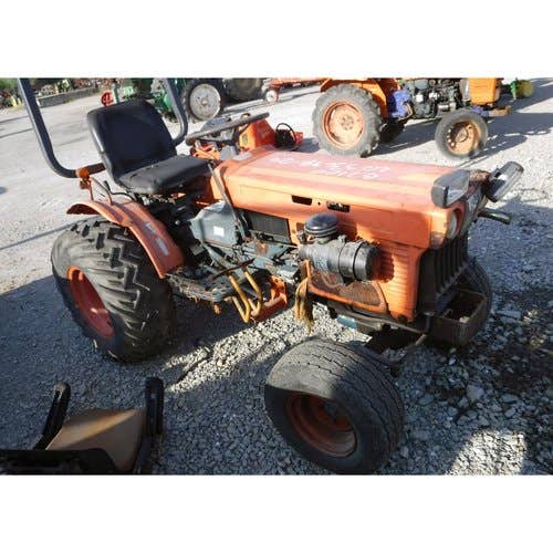 Used Kubota b7100 Tractor parts.