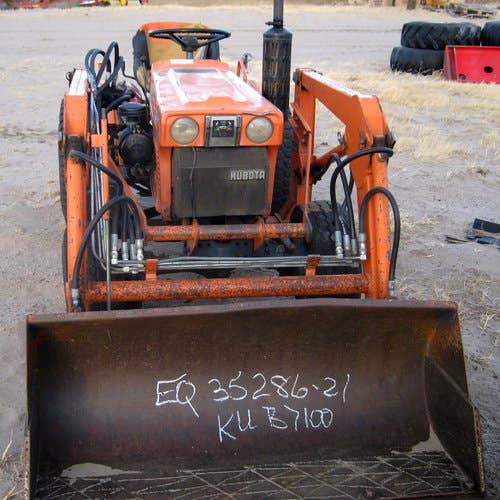 Used Kubota b7100 Tractor parts.