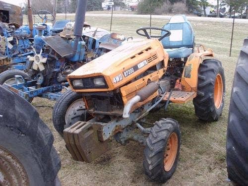 Used Kubota B7200 Tractor parts.