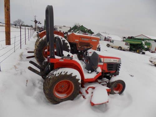 Used Kubota b7300 Tractor parts.