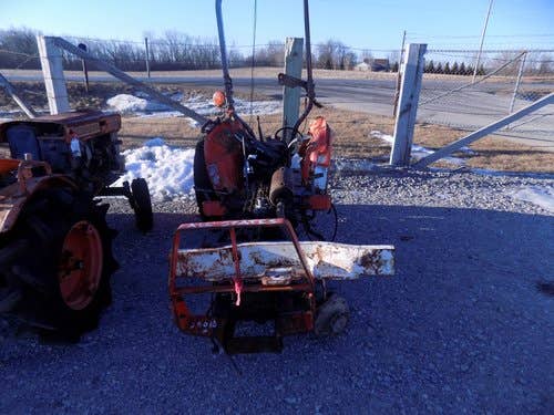 Used Kubota b7500 Tractor parts.