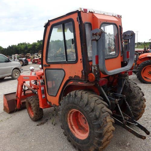 Used Kubota B7800 Tractor parts.