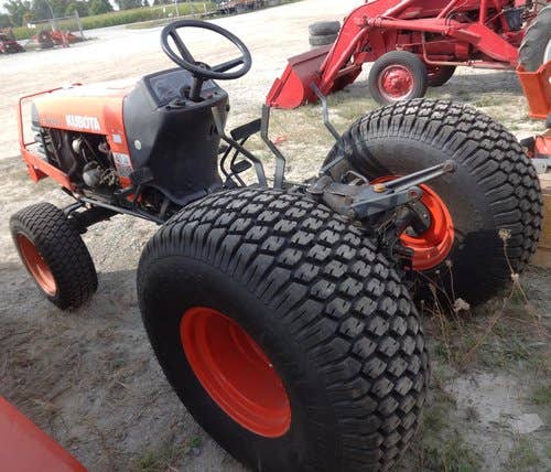 Used Kubota b7800 Tractor parts.