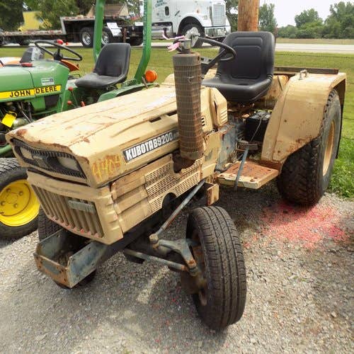 Used Kubota b9200 Tractor parts.