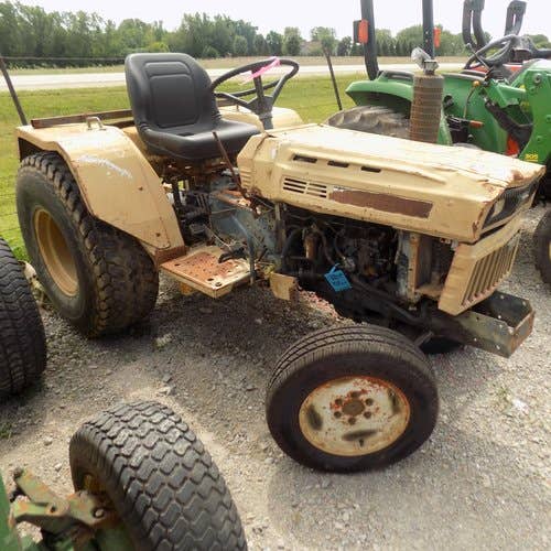 Used Kubota b9200 Tractor parts.