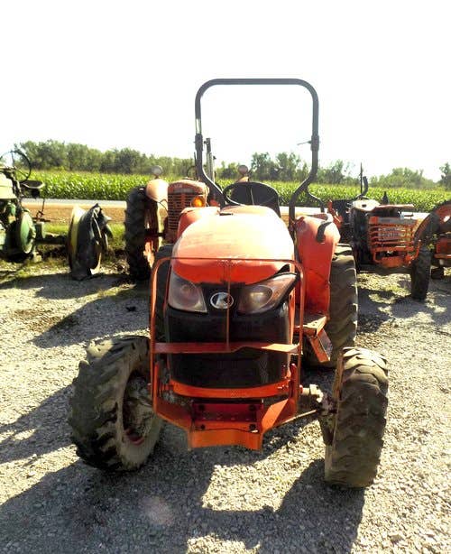 Used Kubota l2501 Tractor parts.