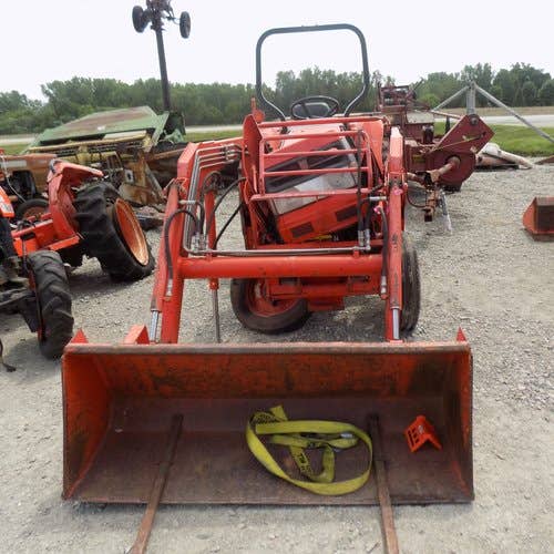 Used Kubota l2900 Tractor parts.
