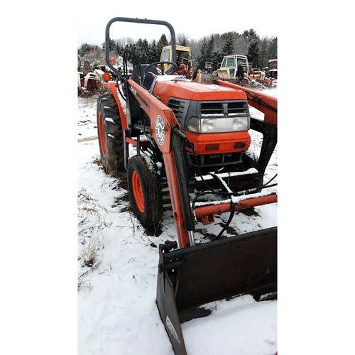 Used 867 Kubota L2900 Tractor Parts Used 867 Kubota L2900 Tractor Parts