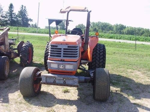 Used Kubota m4900 Tractor parts.