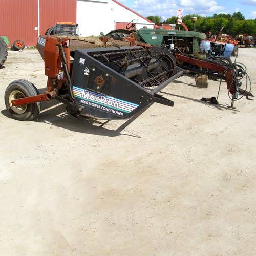 Used Macdon 4000 Hay Cutting parts.