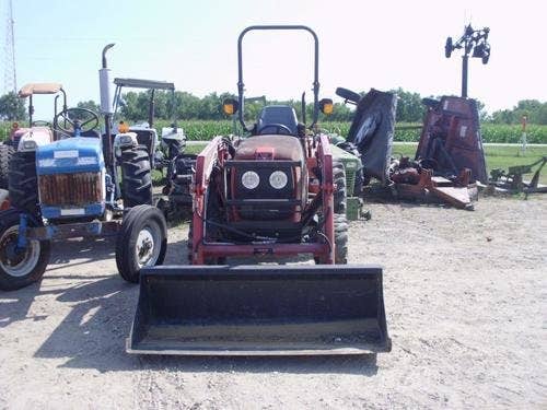 291 Used Massey Ferguson 1529 Tractor parts.