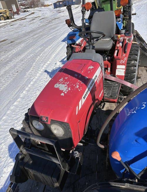 Used Massey Ferguson 1531 Tractor parts.