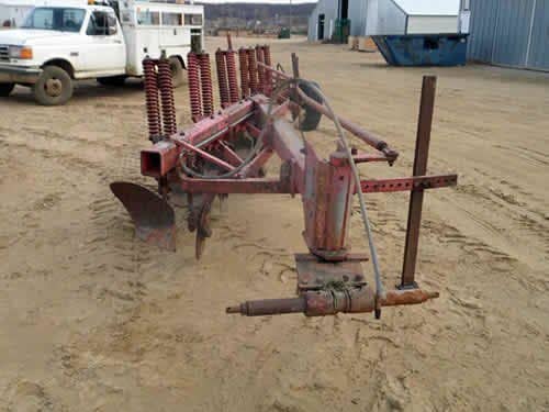 Used Massey Ferguson 880 Tractor parts.