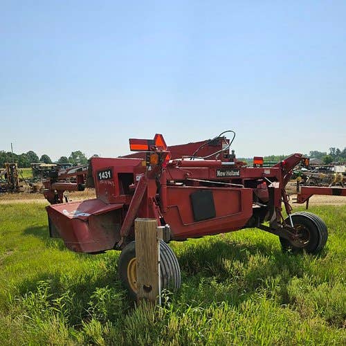 Used New Holland 1431 Hay Cutting parts.