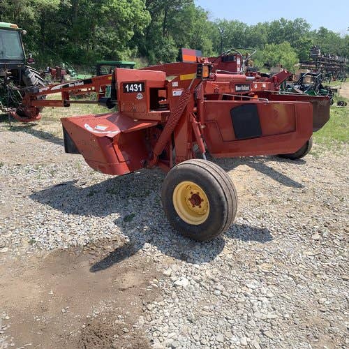 Used New Holland 1431 Hay Cutting parts.