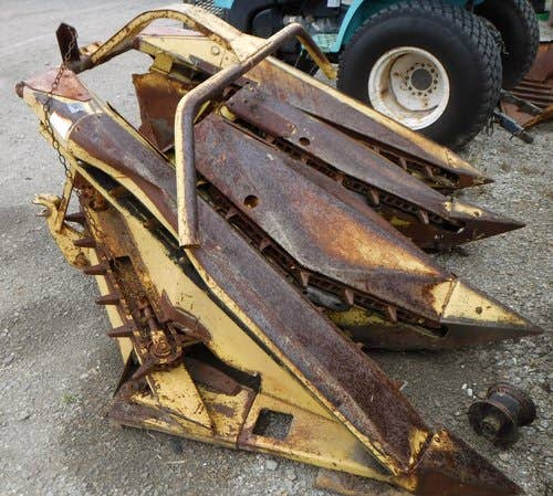 Used New Holland 880CF Header parts.