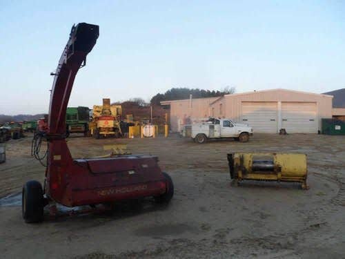Used New Holland 890 Harvester parts.