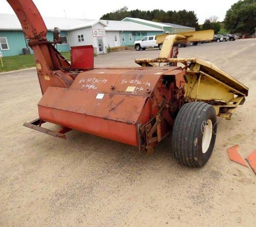 Used New Holland 890 Harvester parts.